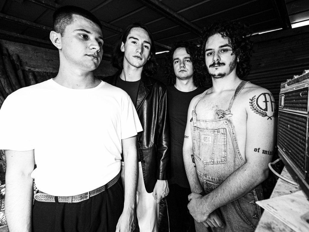 I Listrea tornano sulla scena musicale con il nuovo singolo intitolato "Ustione": il brano è disponibile su tutte le piattaforme digitali