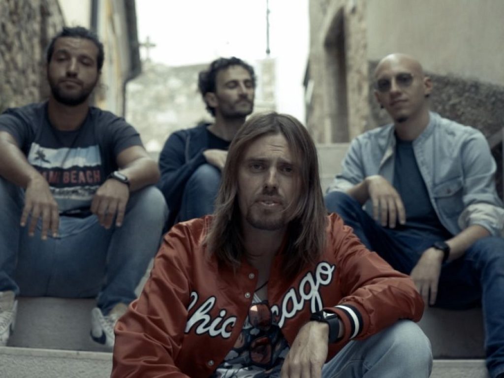 “Uroboro” è il nuovo singolo targato Malbianco: la canzone è stata scritta in quarantena e pone l’ascoltatore faccia a faccia con la realtà