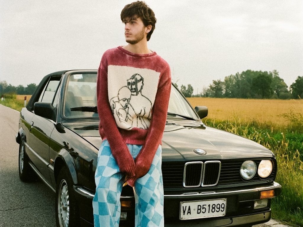 Mancha online con il video di "L'uomo più triste del mondo"