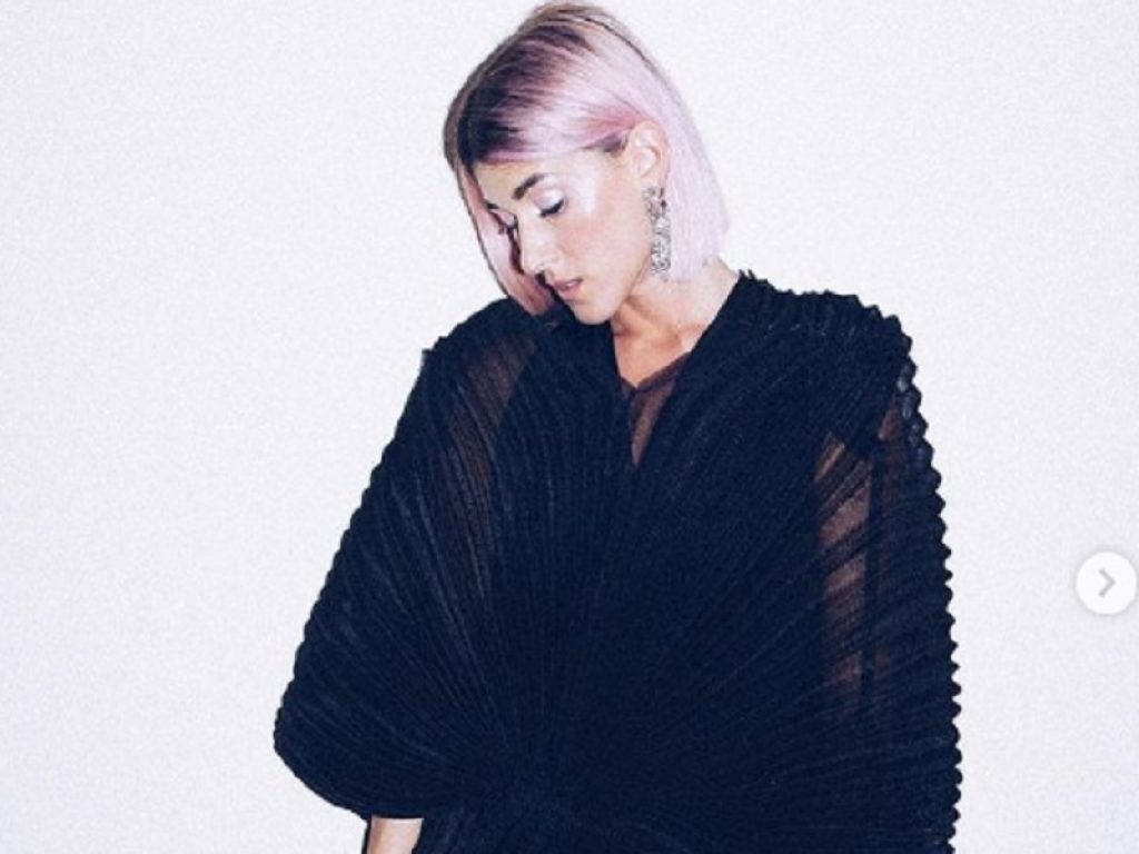 Si intitola "Dakar" il nuovo singolo della cantante sanremese Monia: il brano è in radio e disponibile online sulle piattaforme digitali