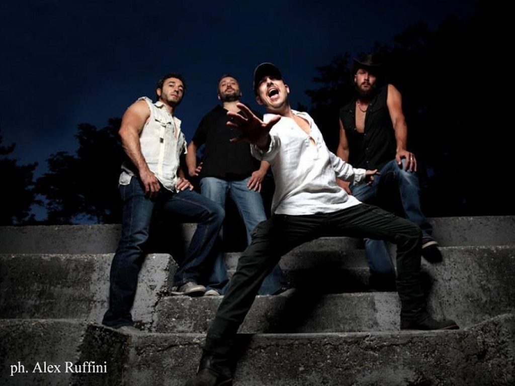I rebelHot pubblicano il singolo "Rock'n'roll Christmas"
