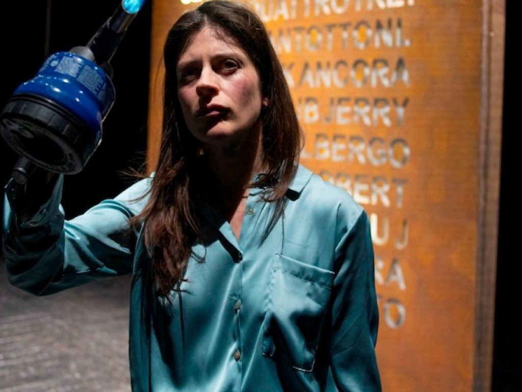 Lo spettacolo "Tradimenti" arriva in scena a Roma al TeatroBasilica dal 7 al 12 dicembre con la traduzione di Alessandra Serra, regia Michele Sinisi