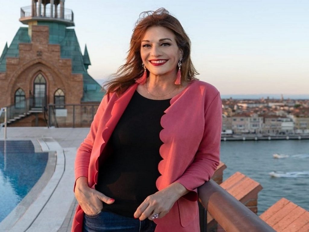 Camelia Lambru pubblica il suo primo libro