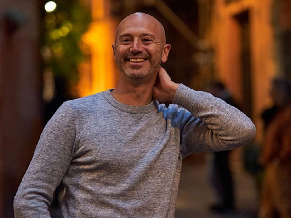 Christian Panico in radio con la canzone "Salvaci"