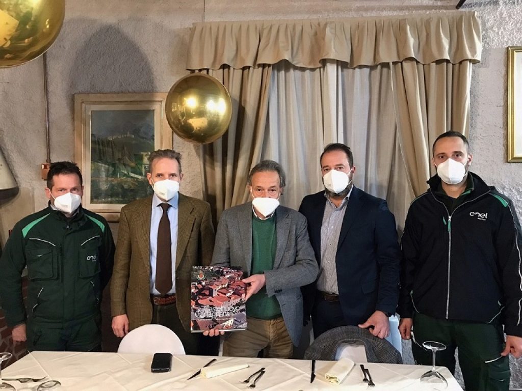 Enel sostiene il libro sulla storia di Castelnuovo Garfagnana