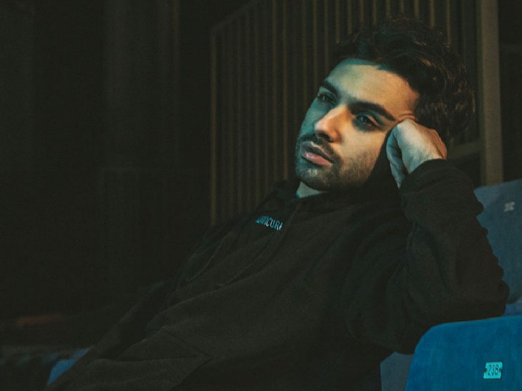 "Seduta nella Curva Nord" è il nuovo singolo di Patrizio Santo