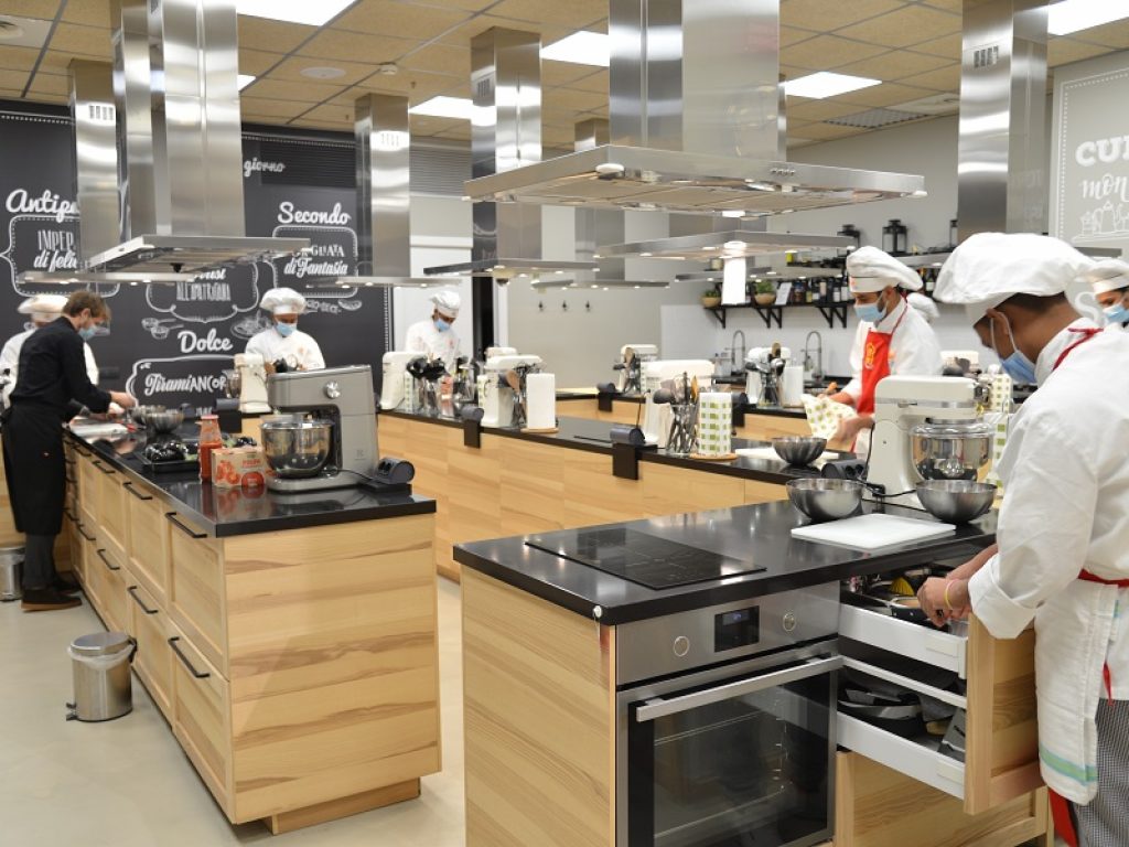 Al Tiare Chef Lab di Villesse i minori stranieri non accompagnati imparano un mestiere