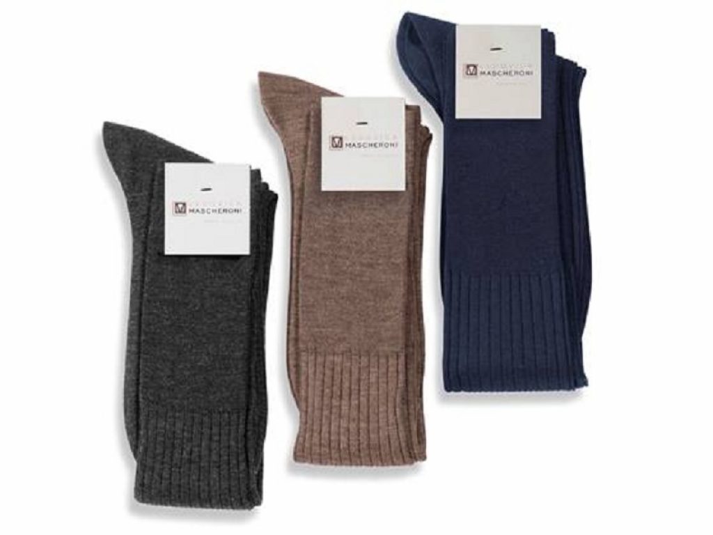 Per l'Epifania le calze in cashmere e seta di Ludovica Mascheroni