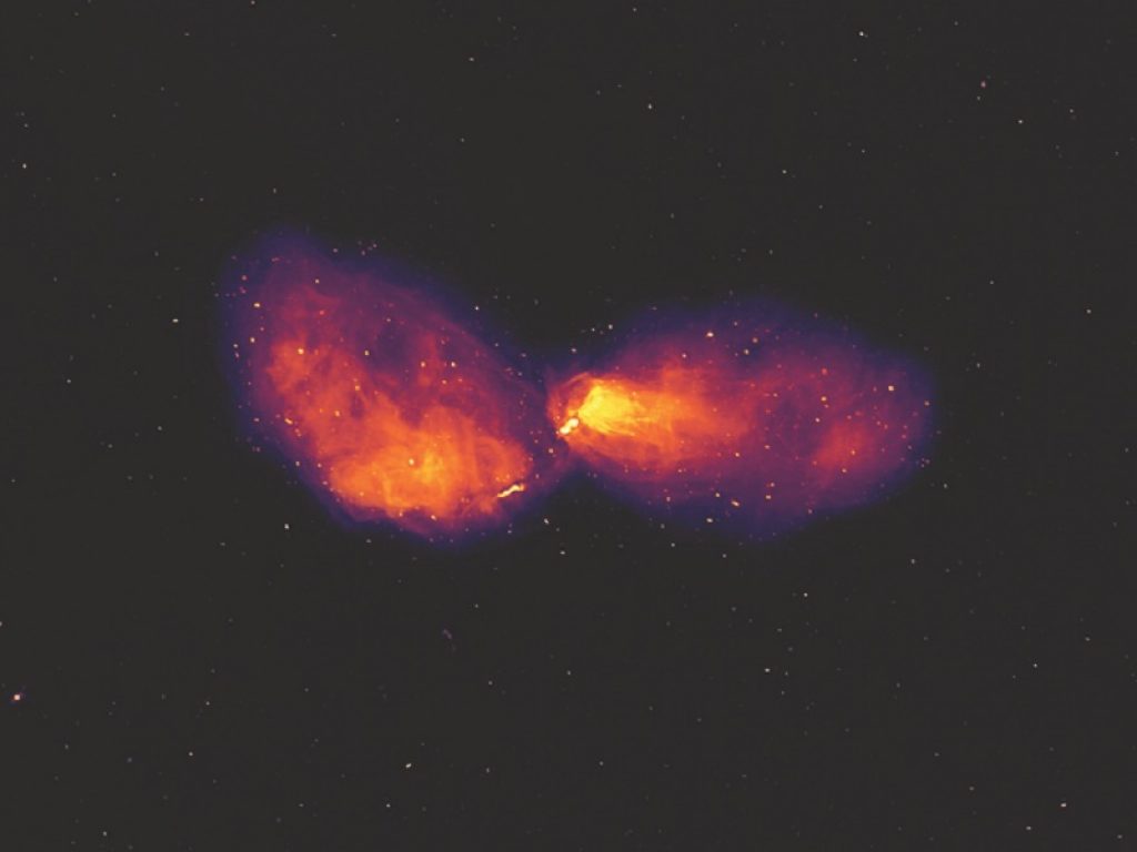 Astronomia: nuove spettacolari immagini di Centaurus A