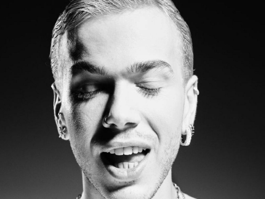 "Sailor Moon" è il nuovo singolo di Frontera