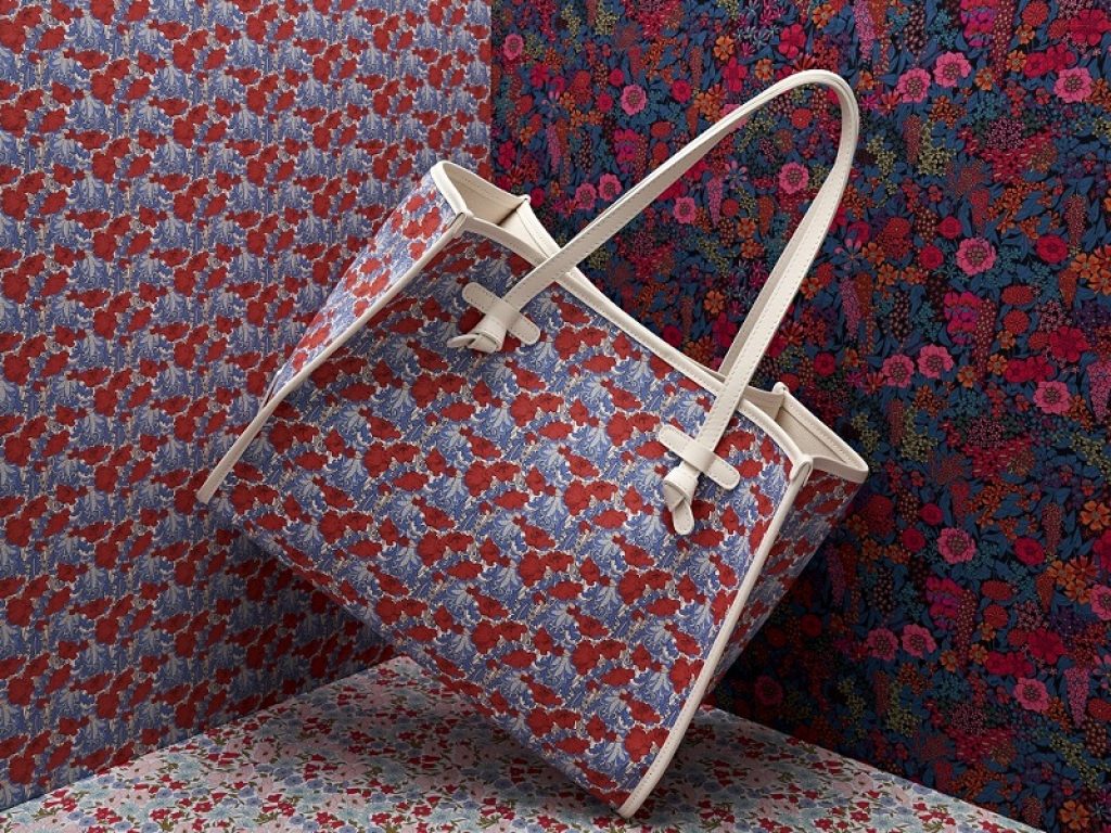 Gianni Chiarini lancia una linea con i tessuti Liberty Fabric