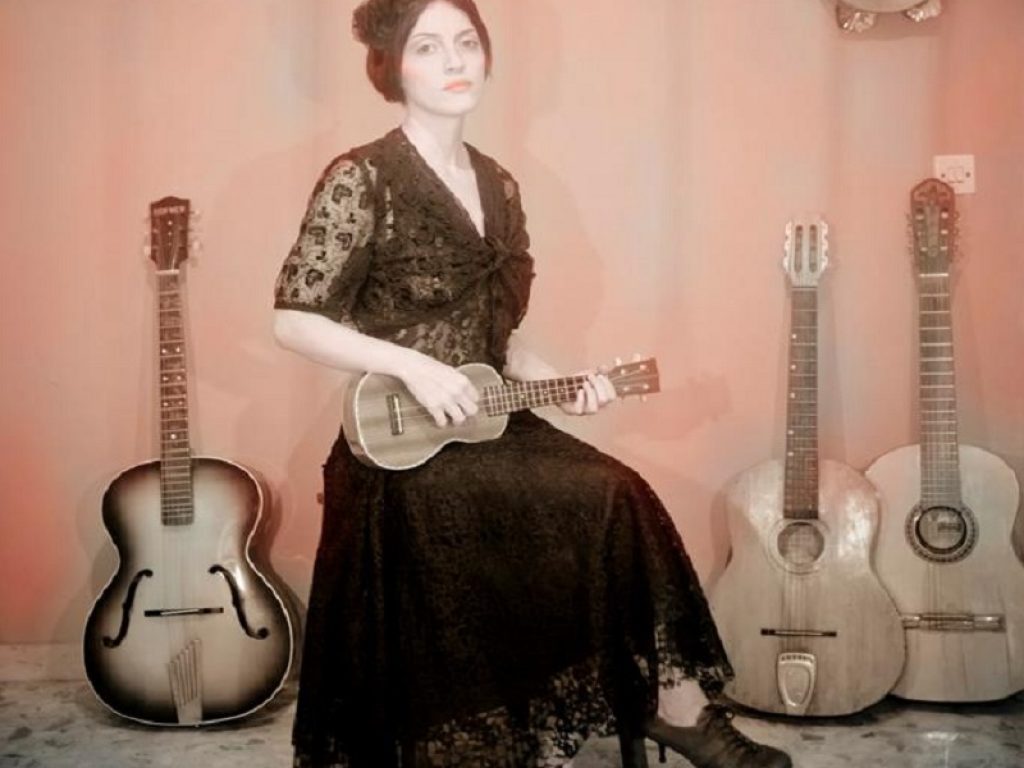 Ilaria Graziano canta "Pe' te sta' cchiù vicino"