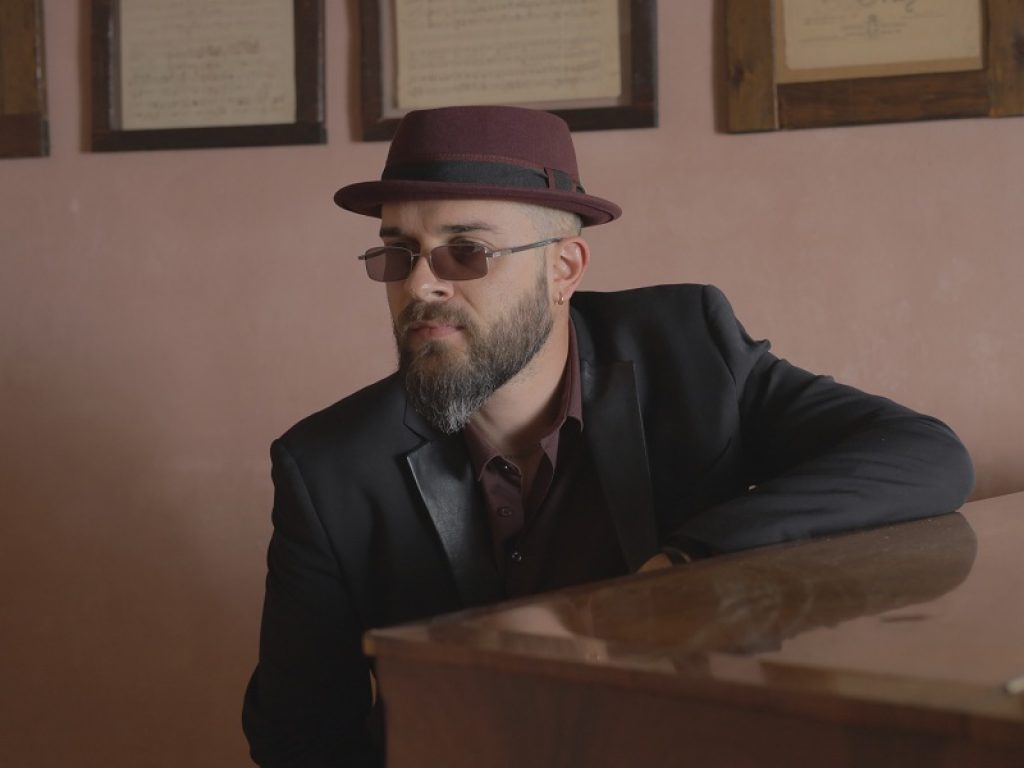 In rotazione radiofonica il nuovo singolo di Lorenzo Santangelo intitolato "L'arancio": il brano è anche sulle piattaforme digitali