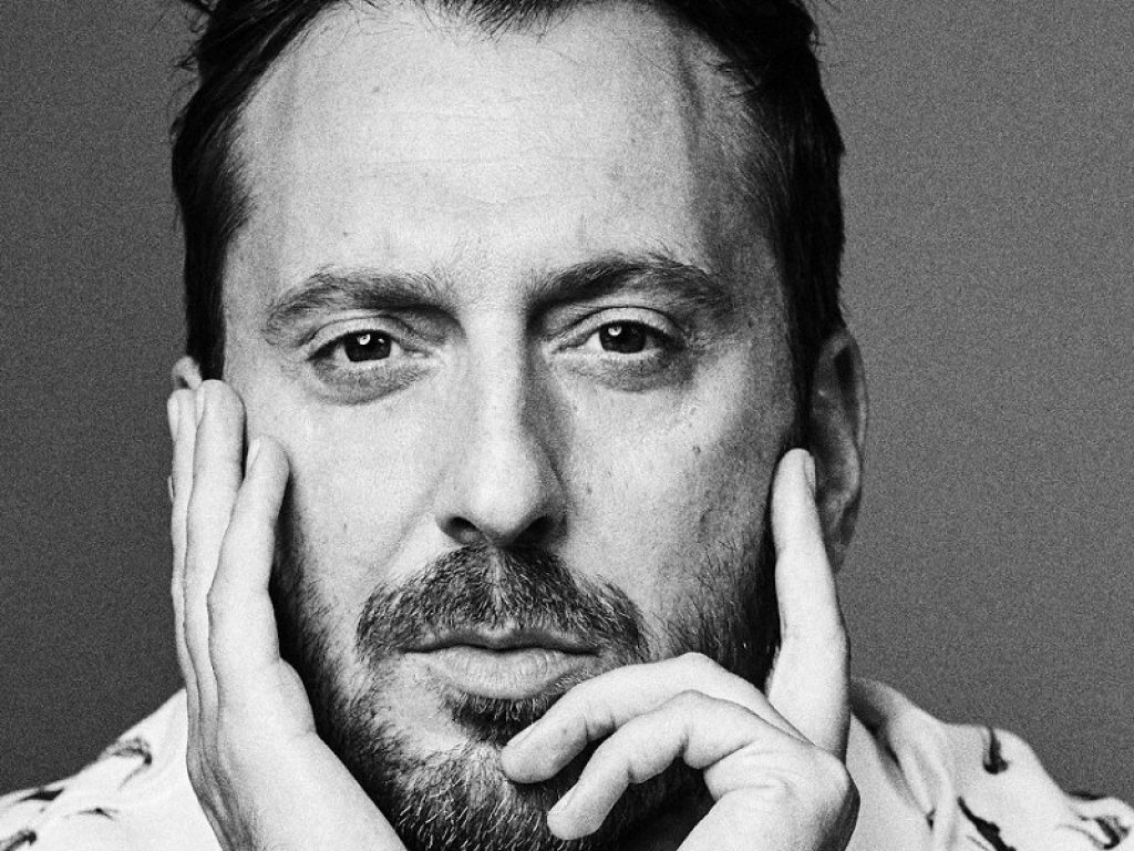 “La ragazza del futuro” è il nuovo singolo di Cesare Cremonini