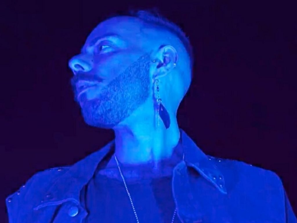 "Vite parallele" è il nuovo singolo di Damiano Ruggiero
