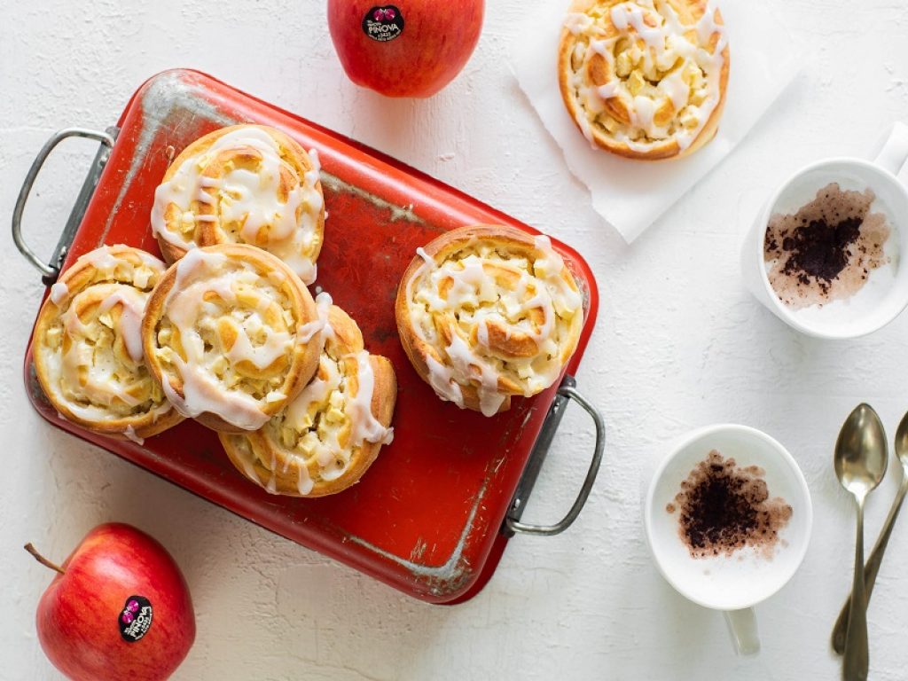 Girelle ripiene di mele Pinova e yogurt