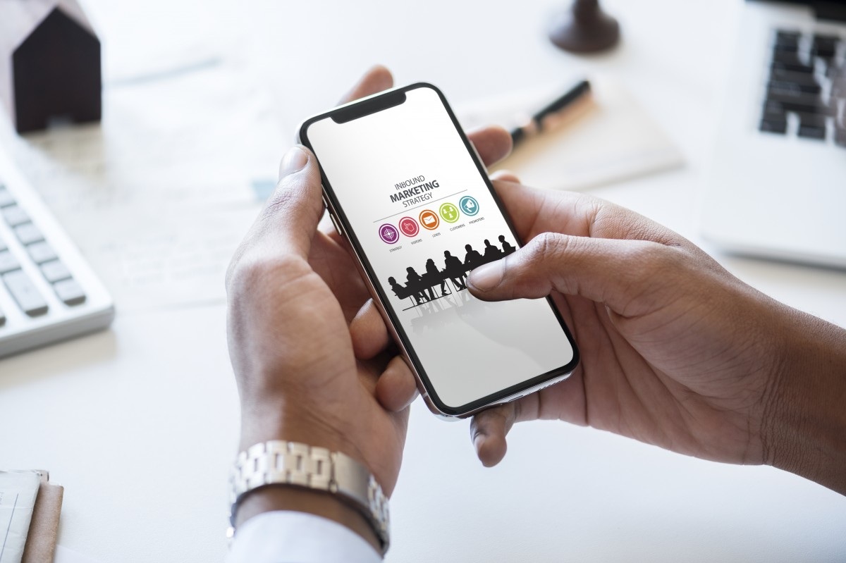 latoc app esigenze b2b influencer marketing