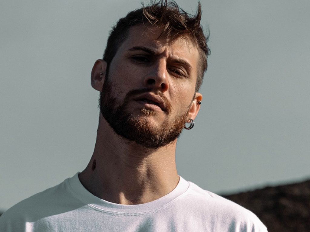 Daniele Coletta online con "Piove sulla luna"