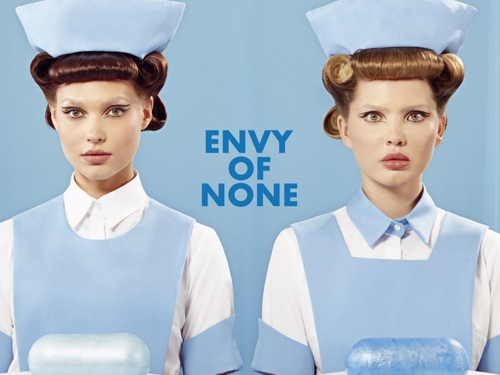 “Envy Of None” è il titolo dell'album di debutto e il nome della nuova band di Alex Lifeson dei Rush