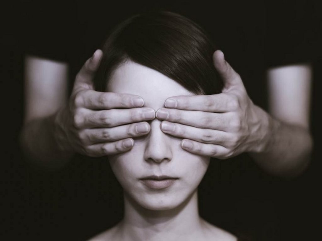 Quando le persone diventano anaffettive: spesso non è una scelta