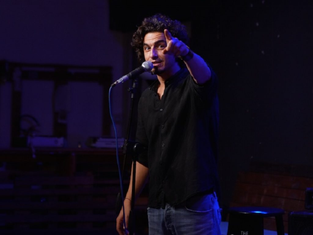 La Stand-up di Pietro Sparacino arriva al Teatro de' Servi