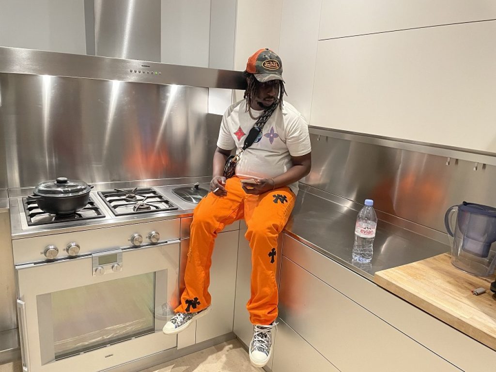 "Luce" è la nuova canzone di Boosieman