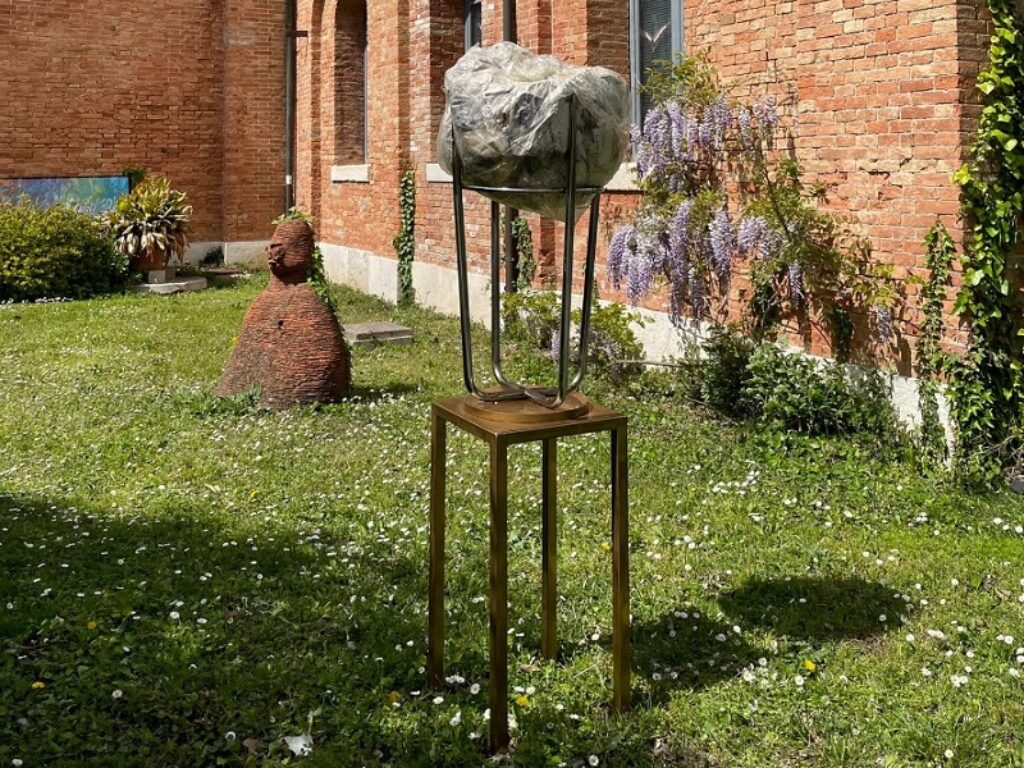 DISINFORMATION di Yaroslav Kamolko