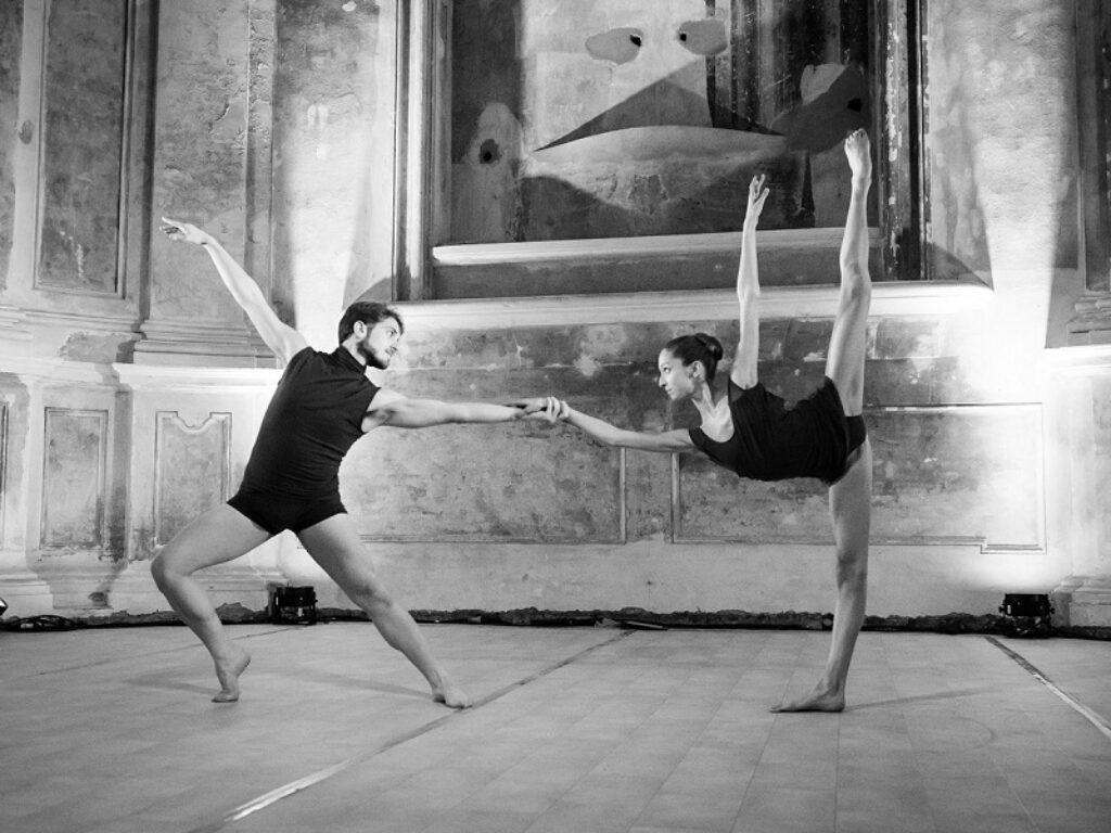 Corpi contemporanei di Enzo Cordasco