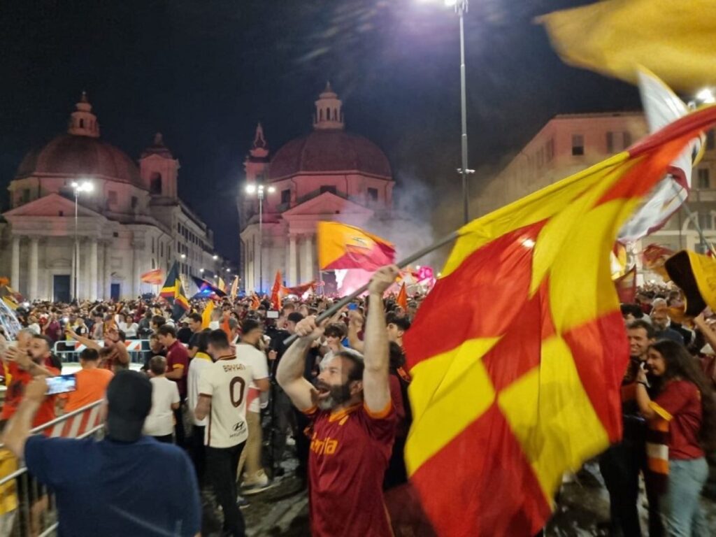 tifosi roma conference league