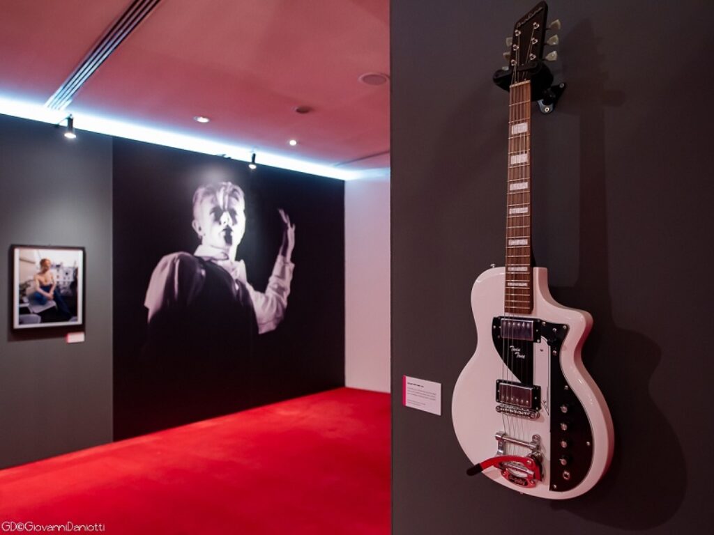 david bowie - the passenger