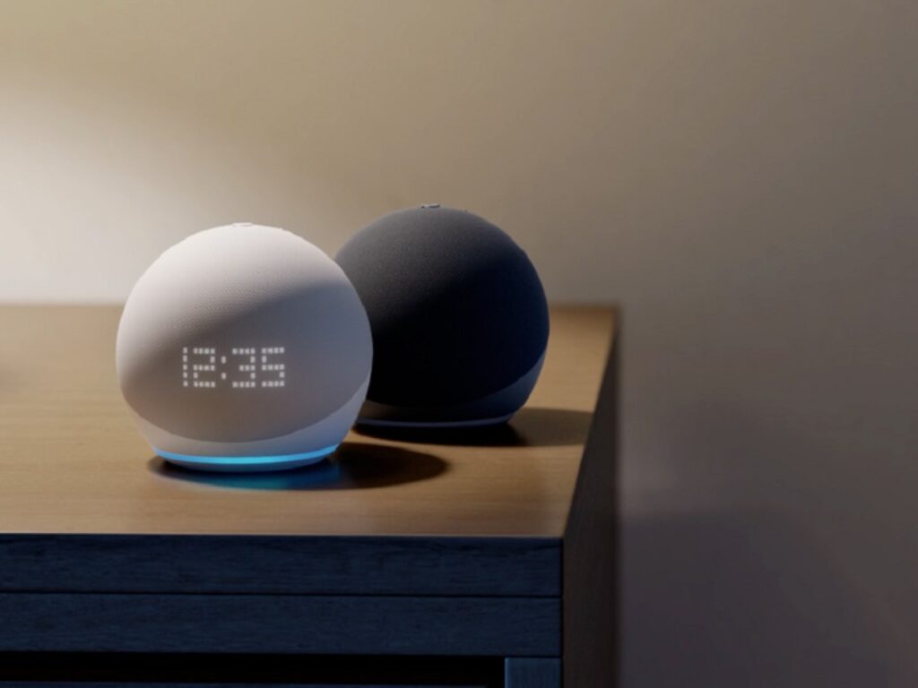 Echo Dot ed Echo Dot con orologio