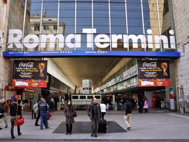 roma termini israeliana accoltellata