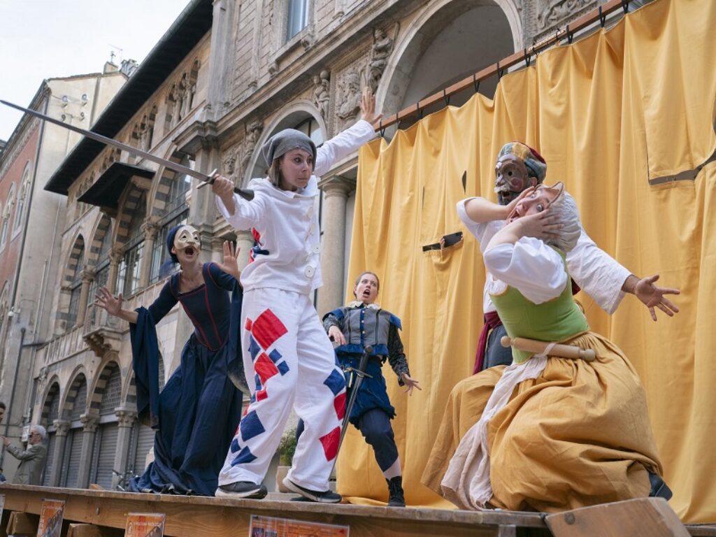 il mercato dei saltimbanchi