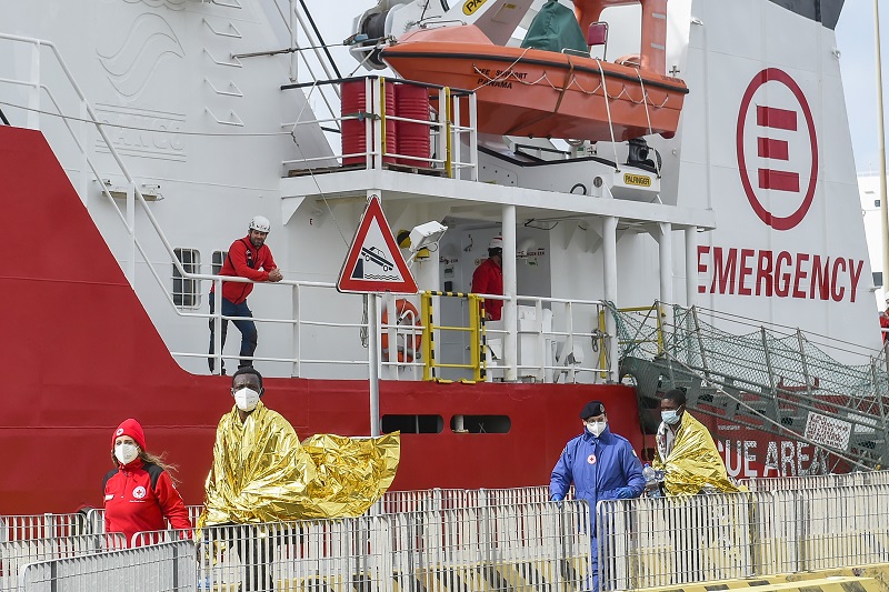 migranti civitavecchia
