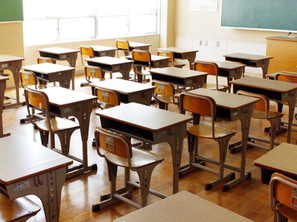 prof sospeso ha bestemmiato sui social