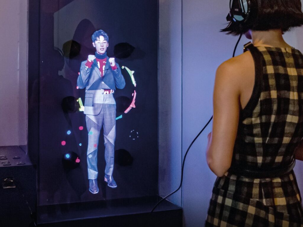 Media Engineering Hologram3