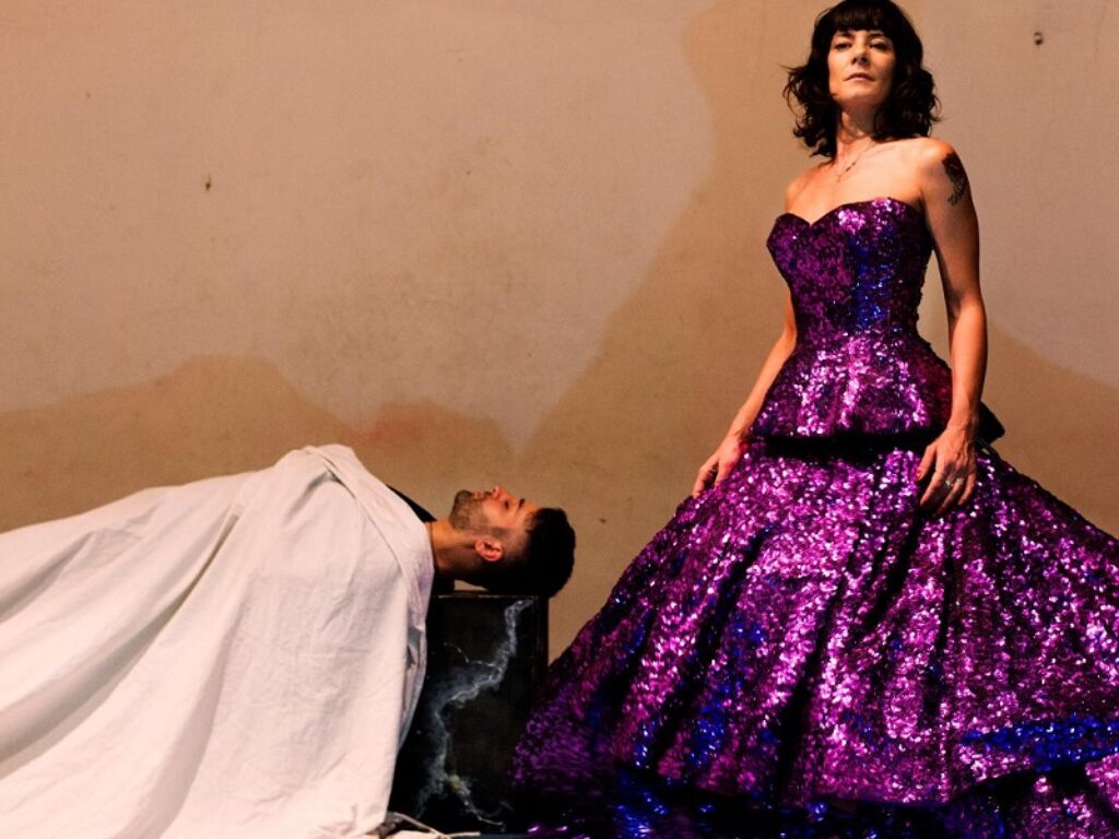 BEAUTY DARK QUEEN - Lo strano caso di Elena di Troia