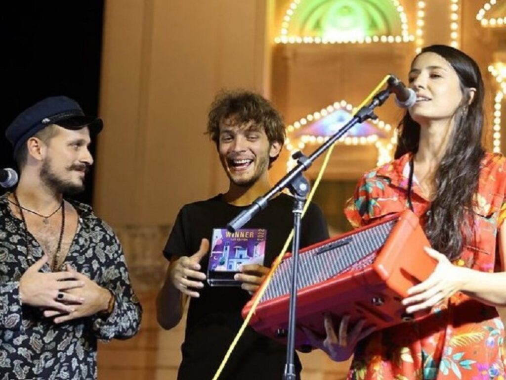 lavagna busking contest