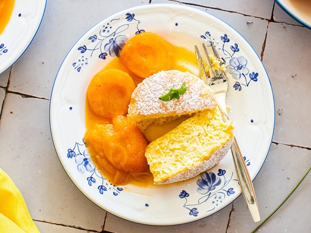 Soufflé alla vaniglia con albicocche Val Venosta caramellate