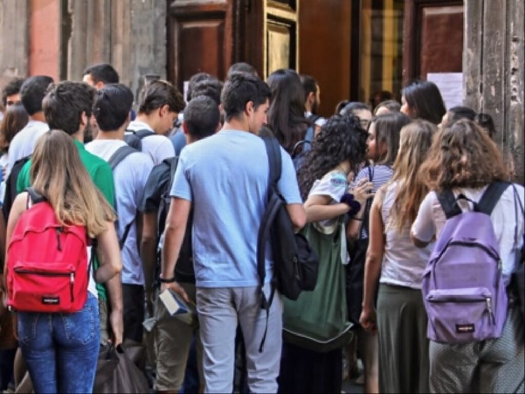 scuola studenti hamas diploma