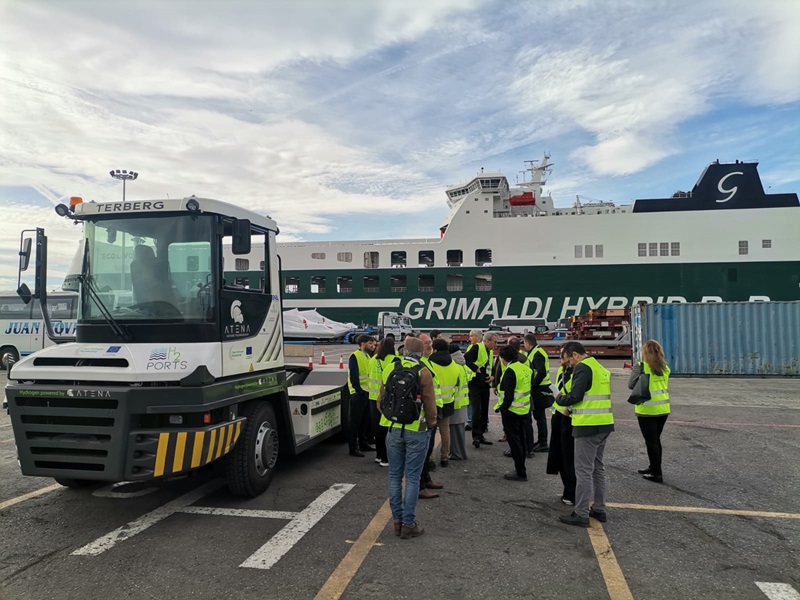 prototipo di trattore portuale a idrogeno H2Ports