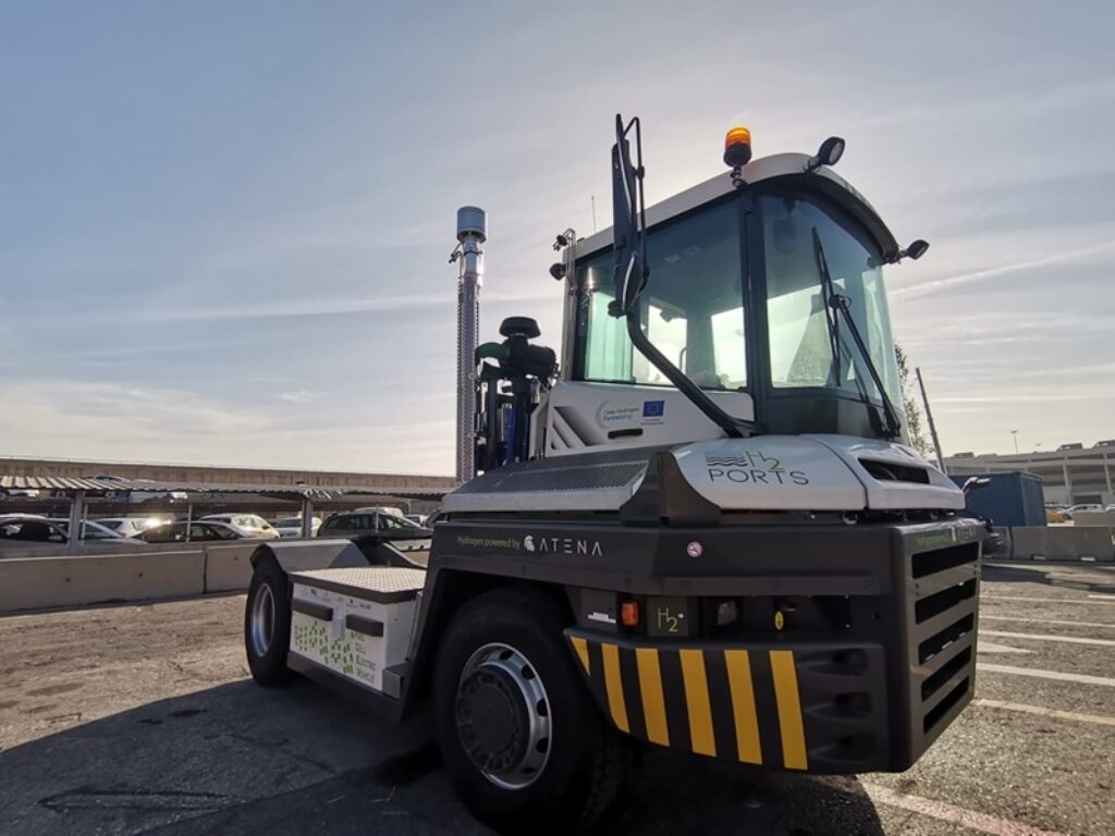 prototipo di trattore portuale a idrogeno H2Ports
