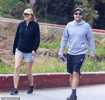 Robert Pattinson e Suki Waterhouse