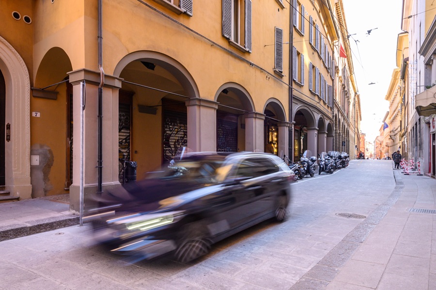 limite di velocità 30 km/h bologna
