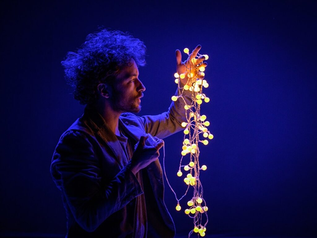 piccolo uomo grande mondo