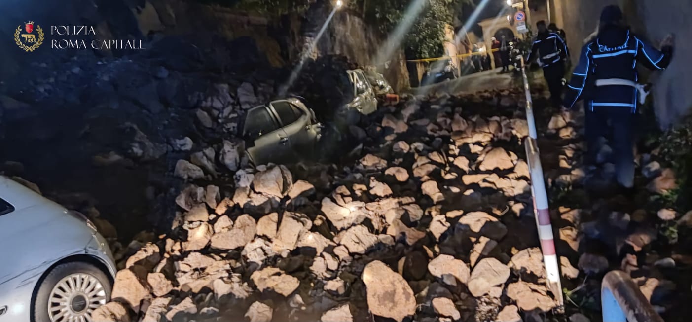 crollo muro trastevere