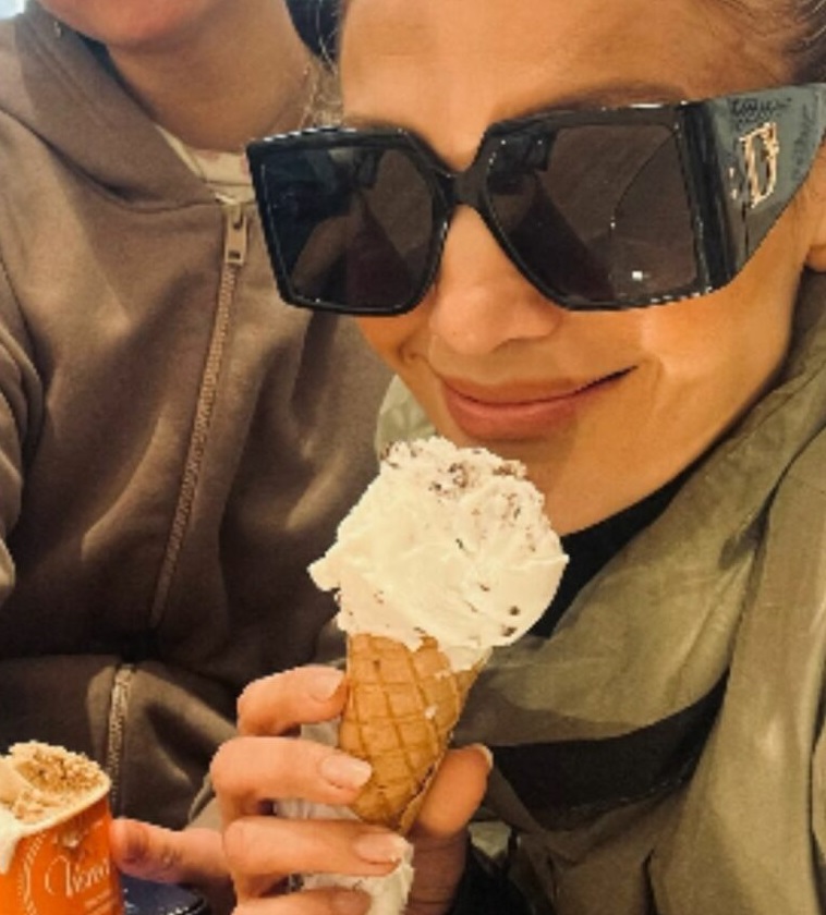 jennifer lopez gelato venchi