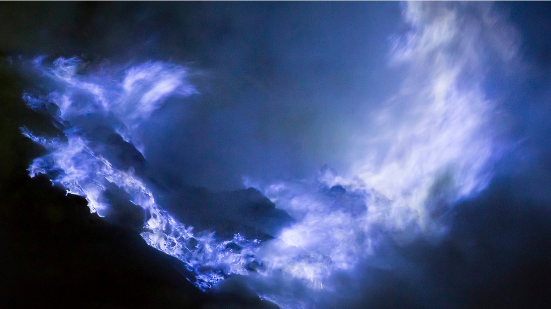 Kawah Ijen vulcano blu