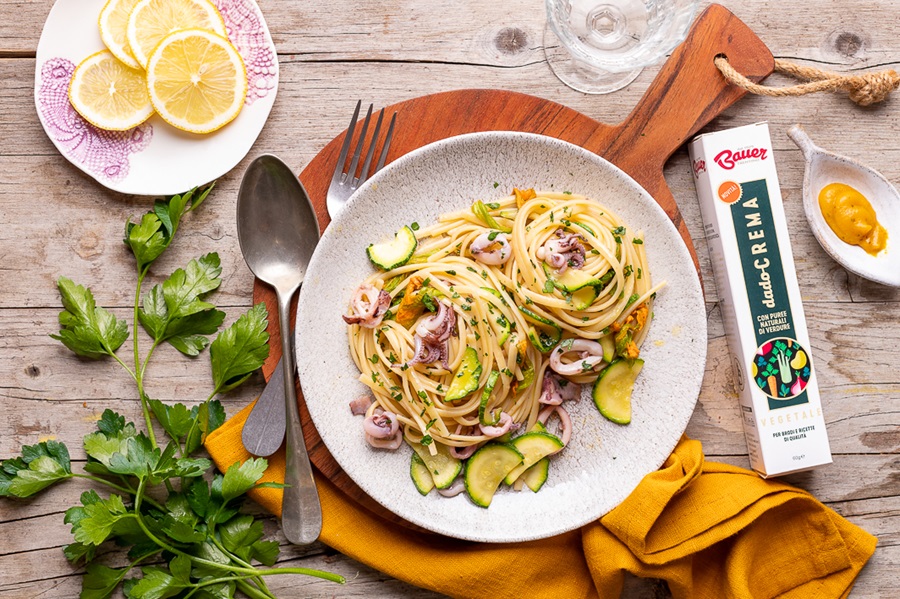 Linguine con zucchine e calamari