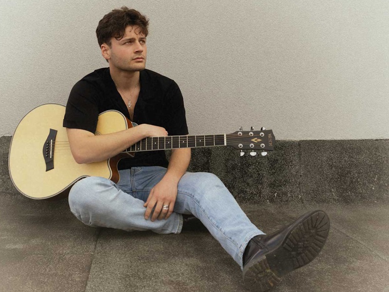 siviero-debutta-con-la-canzone-milano-balla-corriere-nazionale